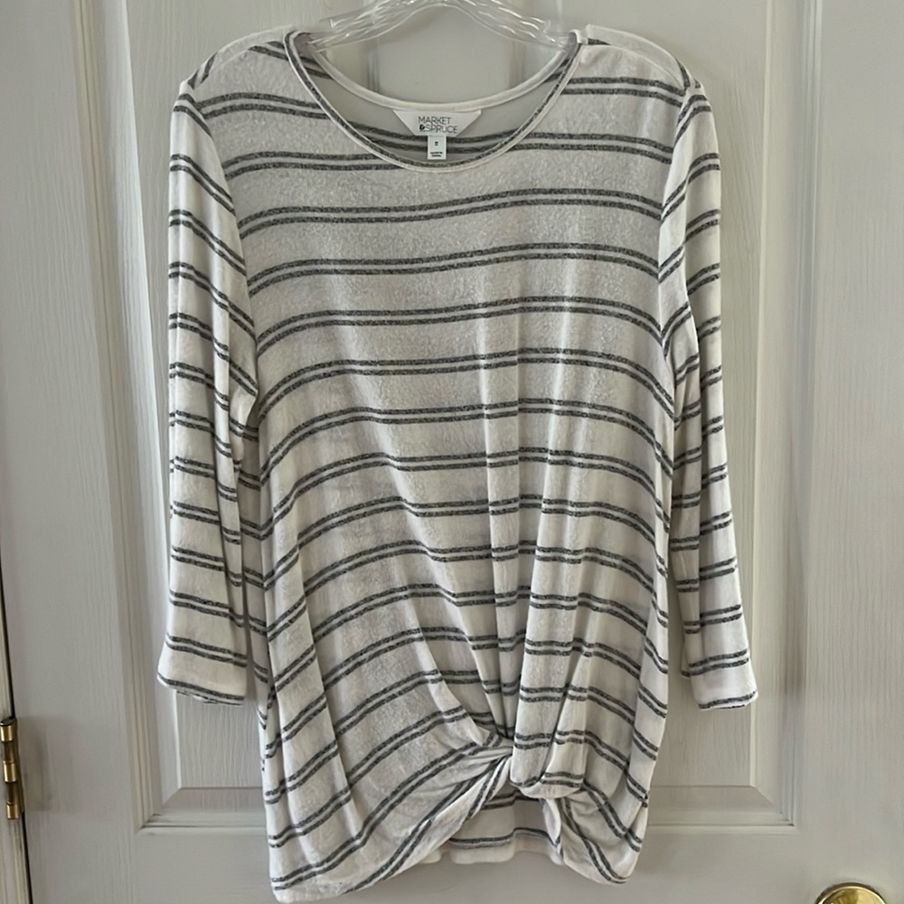Market and Spruce 3/4 sleeve top